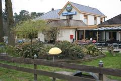 Café- Restaurant, Speeltuin, Expositie en Camping Madrid