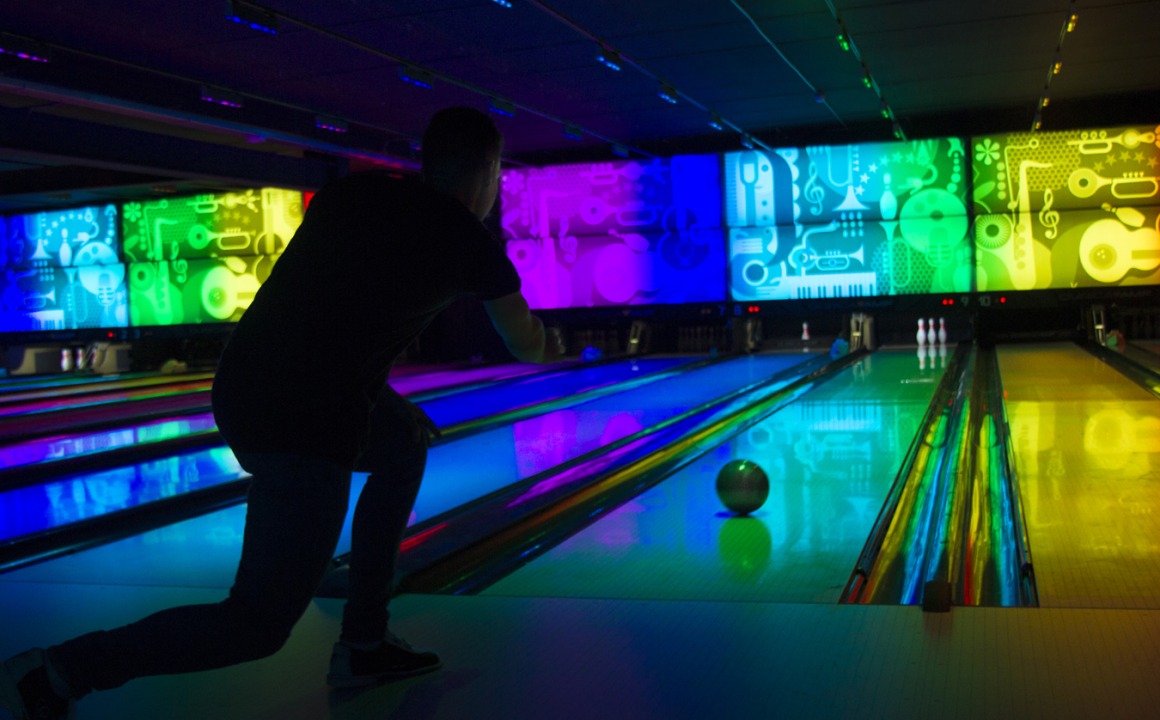Bowling nearby discount