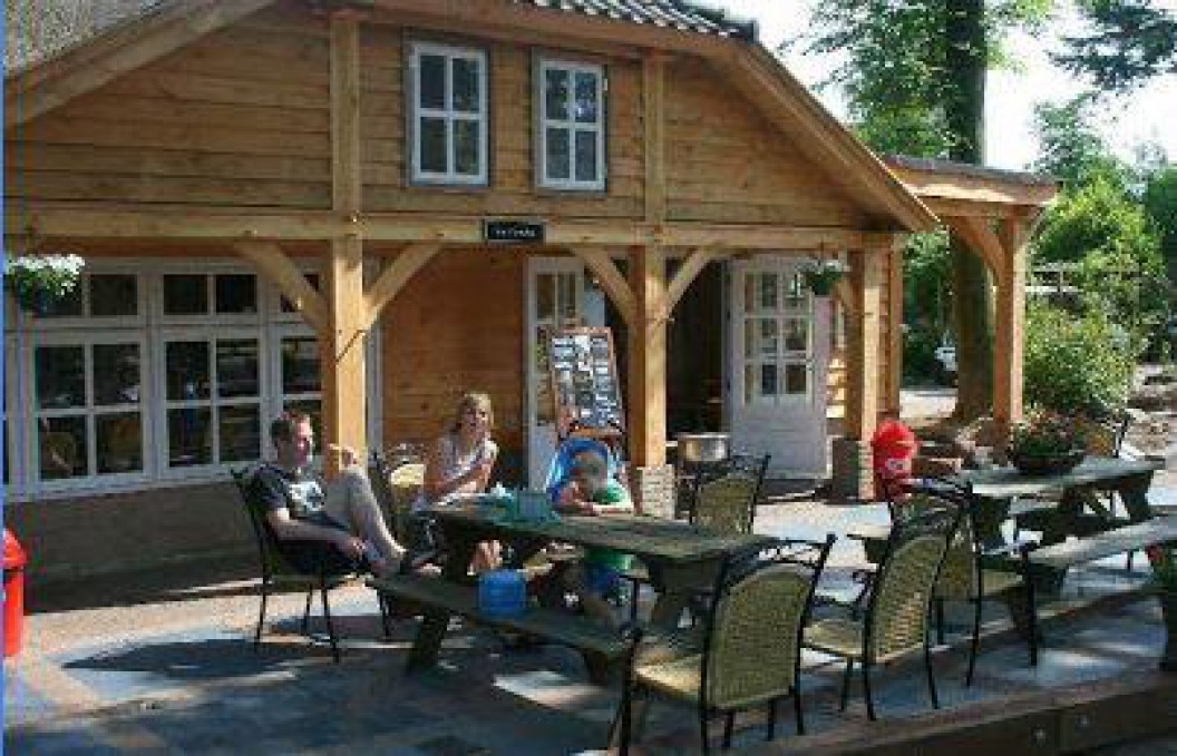 Camping Lemeler Esch, Boscafé.