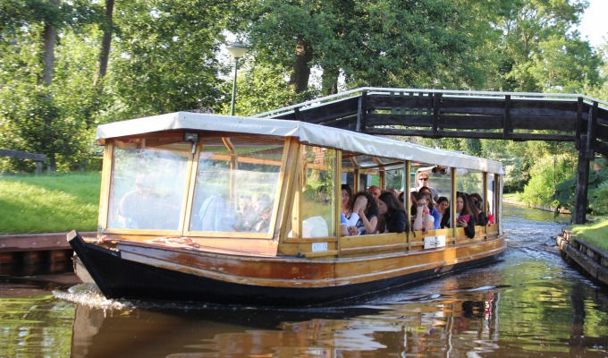 'Ni Hao'. Giethoorn trekt toeristen uit de hele wereld en dat is natuurlijk top