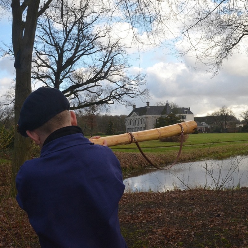 Tweede kerstdagwandeling door het park met midwinterhoornblazers