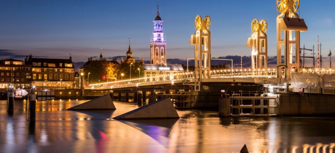 Skyline van Kampen in de avond