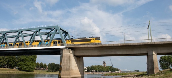 Railroad bridge towards Deventer