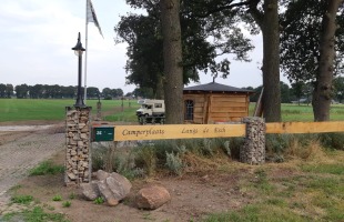 camperplaats langs de esch