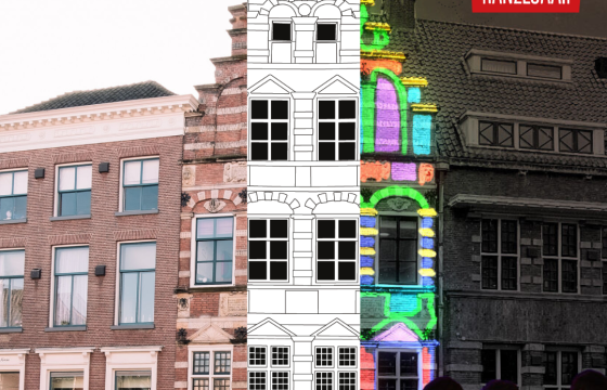 Afbeelding van een historisch gebouw in vier stijlen: daglicht, schets, verlicht en zwart-wit, met Hanzejaar 2023 logo.