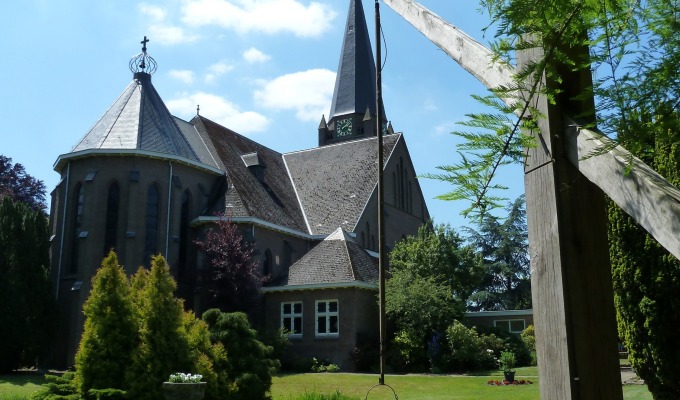Openstelling St. Plechelmuskerk en kasteeltuin Saasveld