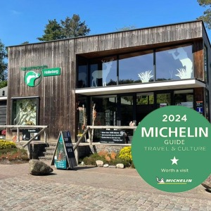 Voorgevel van Natuurmuseum Holterberg, bekroond in de 2024 Michelin Gids als een bezoek waard.