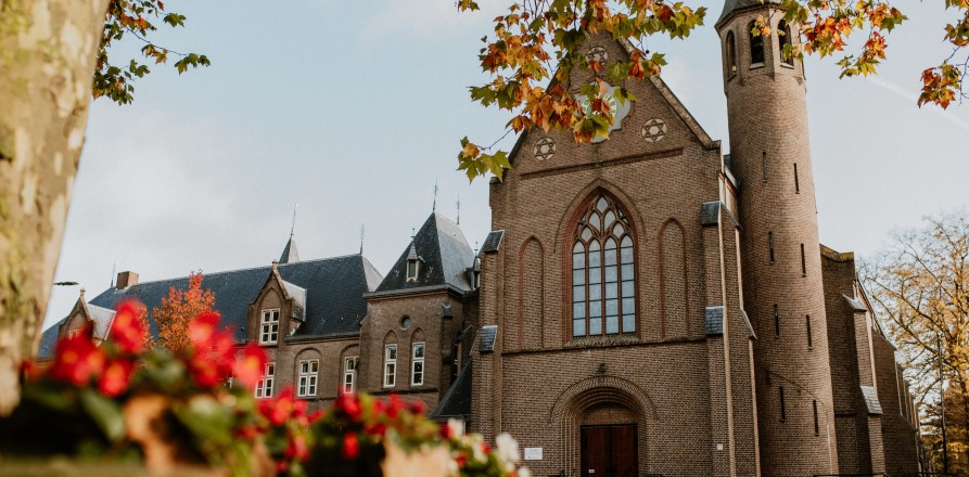 Zenderen kerk klooster