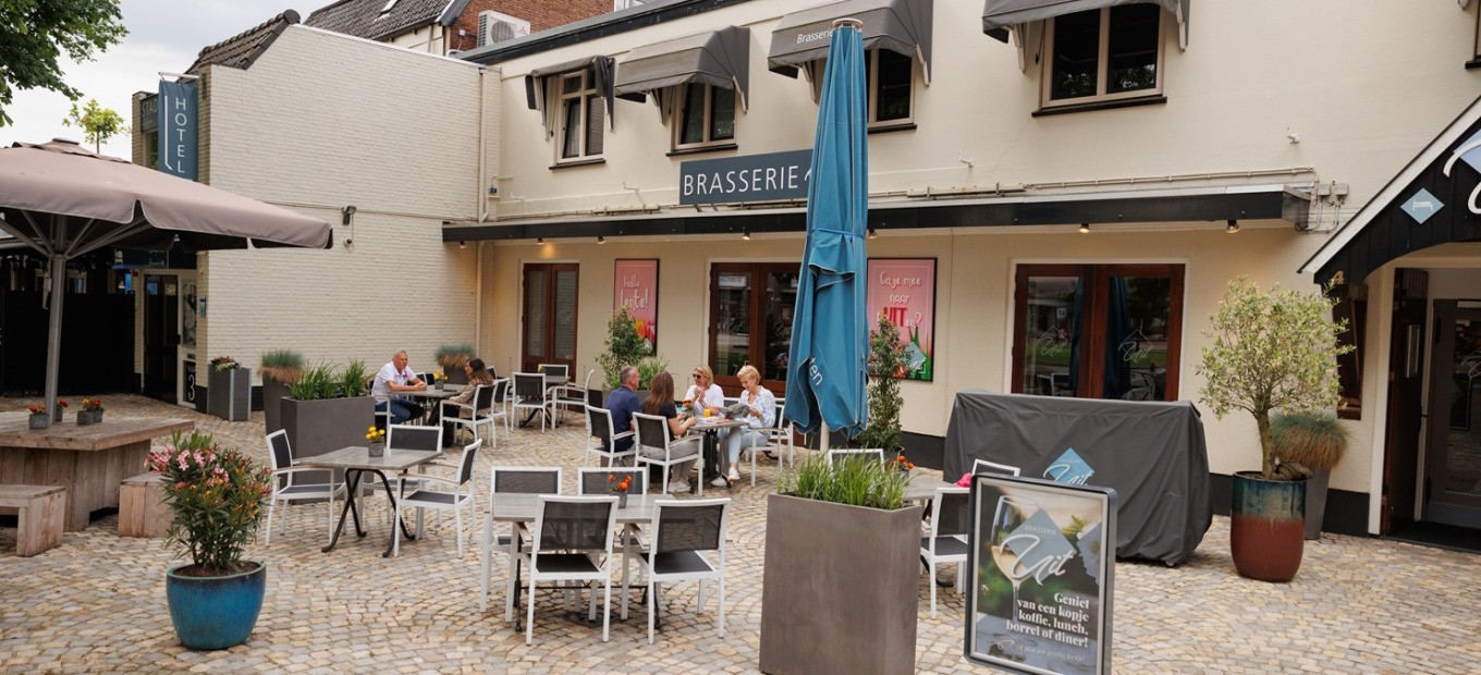 Treintje Bello stopt in de binnenstad van Rijssen