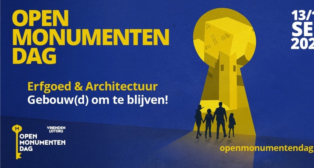 Poster voor Open Monumentendag 2025 op 13 en 14 september met gezin bij een sleutelgat en architectuur.