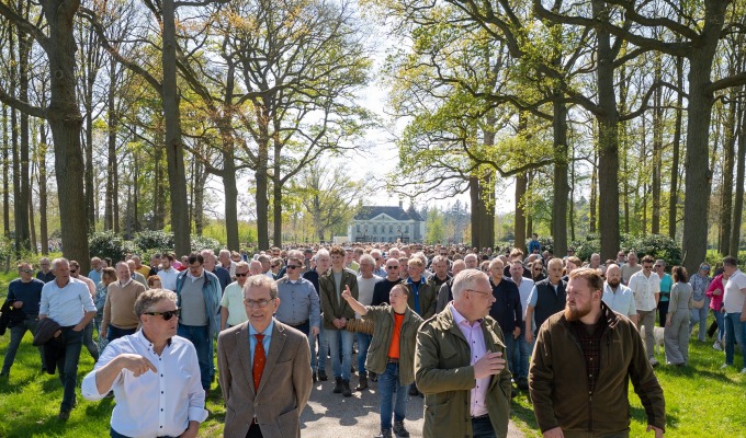 Paasstaakslepen in Denekamp