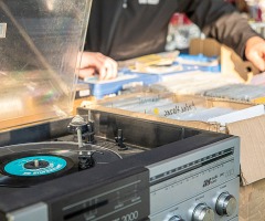 Weerselose Zondagsmarkt + CD- en Platenbeurs
