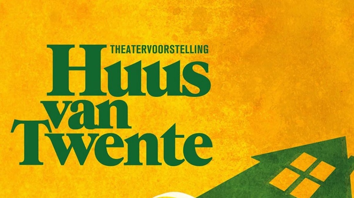 Poster van 'Huus van Twente' met een omgevallen stoel, glas wijn en feestmuts op een gele achtergrond.