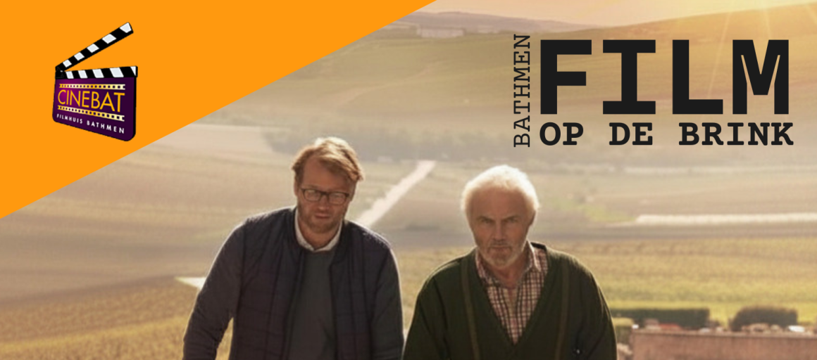 Affiche voor de film 'Champagne' met twee mannen wandelend in Frankrijk, vertoning op 19 september.