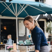 Drink een kopje koffie onderweg