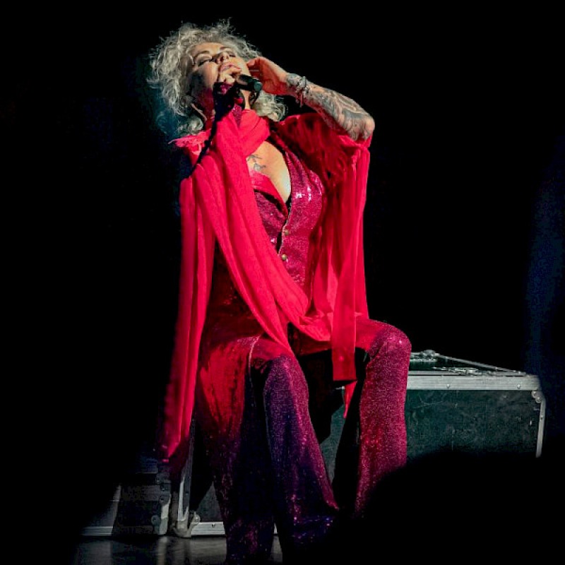Dilana Smith - Legendary Men of Rock