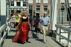 Meisje van Plezier wandeltocht
